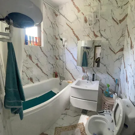 Diana House Δωμάτια σε οικογενειακή κατοικία Κονστάντζα